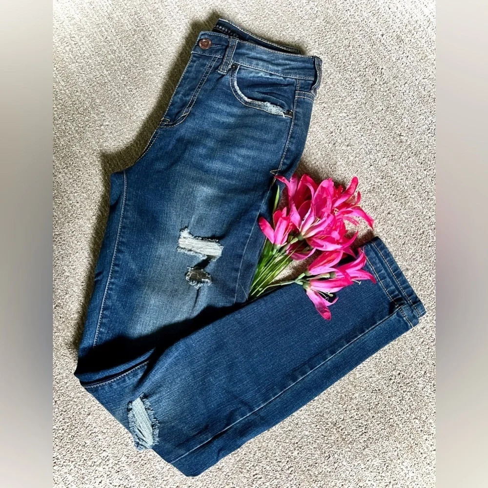 Aeropostale High Waisted Ankle Distressed Denim Jegging - Size 0